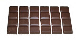 Bruchrechnung mit Schokolade #10 - Schokolade, Tafel, braun, süß, naschen, Stücke, Naschwerk, lecker, Bruch, Bruchrechnen, Teil, Teile, teilen, aufteilen, Brüche, Bruchteile, Bruchrechnung, Sechstel, sechs.