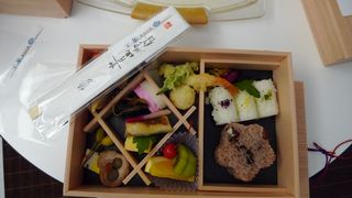 Lunchbox - geöffnet - Reis, Sushi