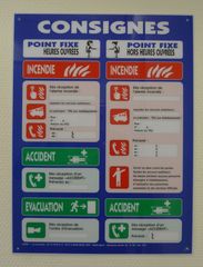 Hinweisschild - Vorsichtsmaßnahmen ergreifen - Hinweisschild, Unfall, Brand, Evakuierung, accident, incendie, evacuation
