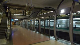 Metrostation  - Metro, Paris, Untergrundbahn, Transport, Transportmitel, Geschwindigkeit, U-Bahn, Fahrzeug, Verkehr