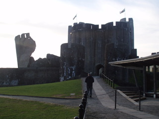 Caerphilly Castle Wales - Caerphilly Castle, Turm, Wales, Ringburg, Burg
