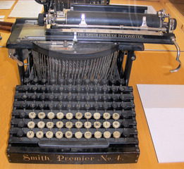 Hermann Hesse Museum Schreibmaschine - Schreibmaschine, schreiben, Tastatur, tippen, Alphabet, Alfabet, mechanisch, Anschlag, Buchstaben, Museum, Hermann Hesse