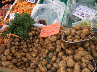 At the market #5 - potatoes, market, fruit, vegetable, market stand, Markt, Verkaufsstand, einkaufen, Kartoffeln