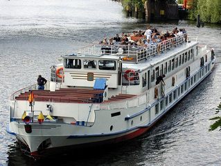 Ausflugsschiff - Verkehr, Ausflugsverkehr, Schiff, Ausflugsschiff, Touristen, Havel, Fluss, Potsdam